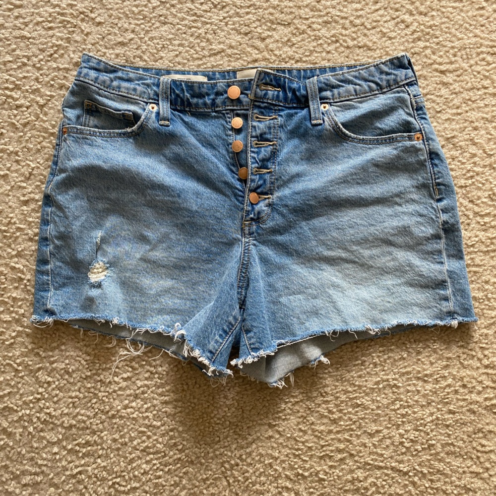 Universal Threads vintage midi jean shorts. Size 10/30R